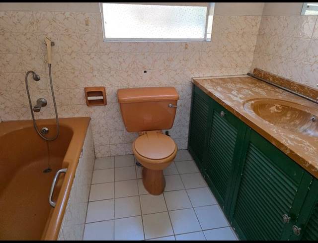 4 BEDROOM HOUSE FOR SALE IN CHURCHILL ESTATE